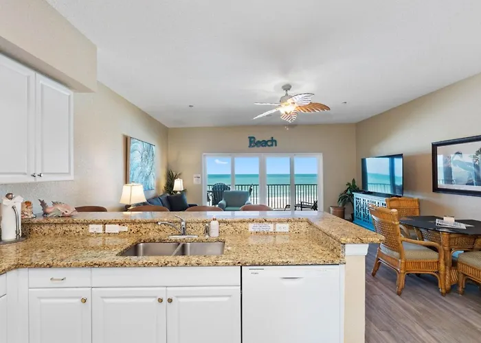 Ocean Side Front Penthouse Holiday home