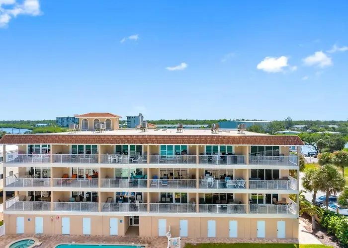 Ocean Side Front Penthouse Holiday home *